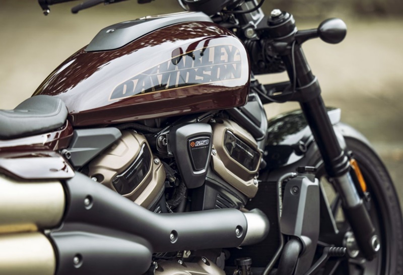 Foto Harley Davidson Sportster lebih dekat